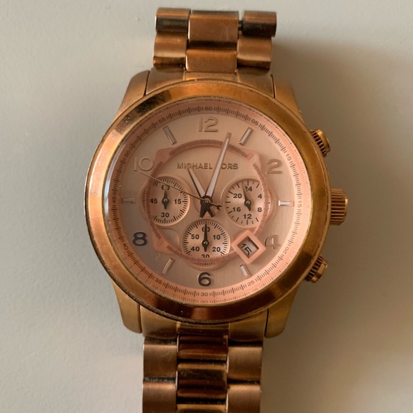 Michael Kors Runway Chronograph Watch - Picture 2 of 4